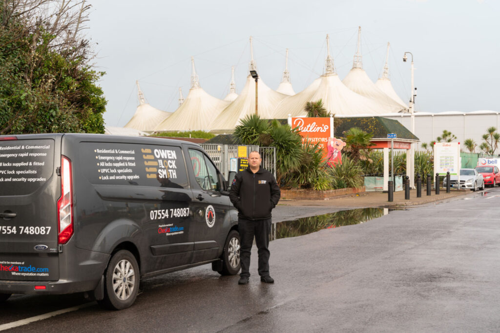 Find reliable lock fitting companies near Bognor