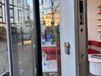 How to fix a commercial door lock