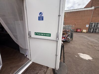 Emergency exit lock fitting [city]