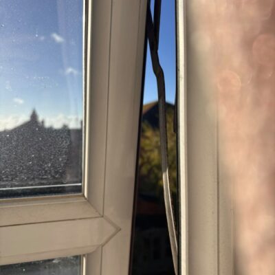 Change window hinge in [city]