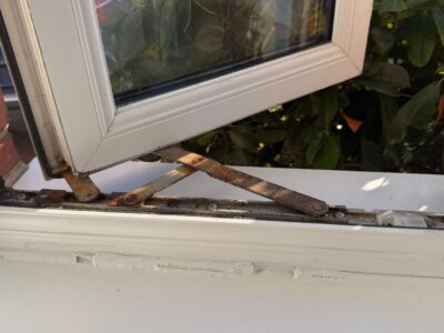 Replace window hinges in [city]