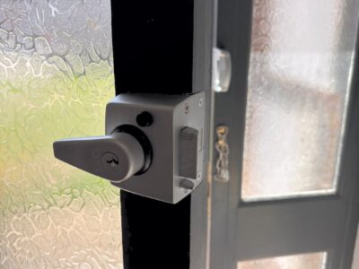 Replacement nightlatch lock in Sussex & Hampshire