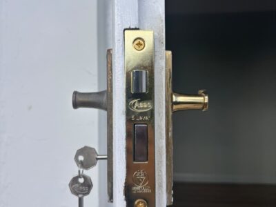 Locksmith lock swap [city]