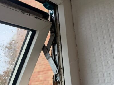 Replace hinges on uPVC window [city]