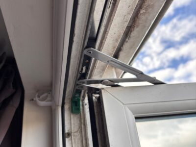 Replacement for stiff window hinges [city]